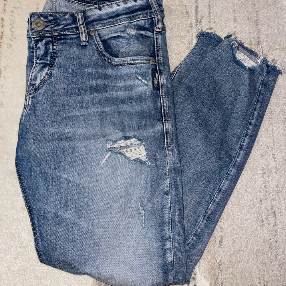 Silver Jeans Co Low-Rise Ripped Jeans Size 26/27